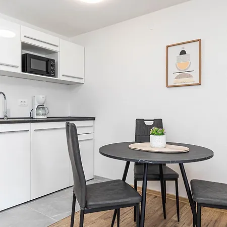 Simic Apartman Trogir