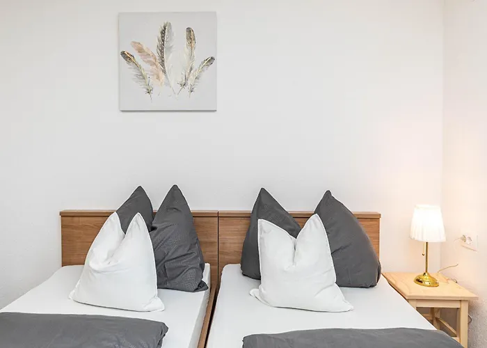 Simic * Τρογκίρ